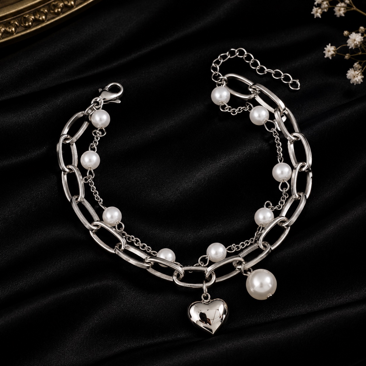 Heart pearl bracelet by Moonelle Official — view 1